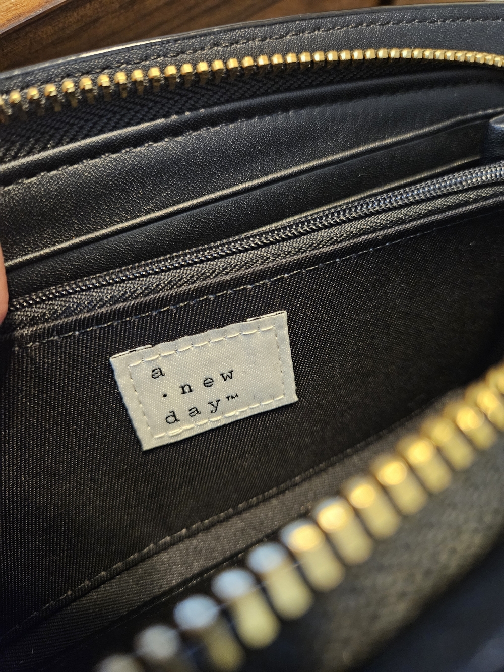 Black Clutch, Crocodile-Skin Texture - Picture 7 of 7
